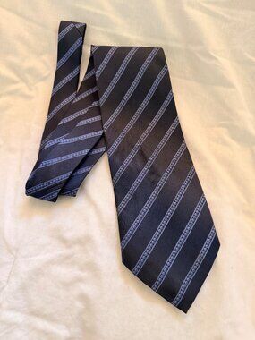 Chas Reed & Co Vintage Mens Navy & Light Blue Diagonally Striped Silk Tie